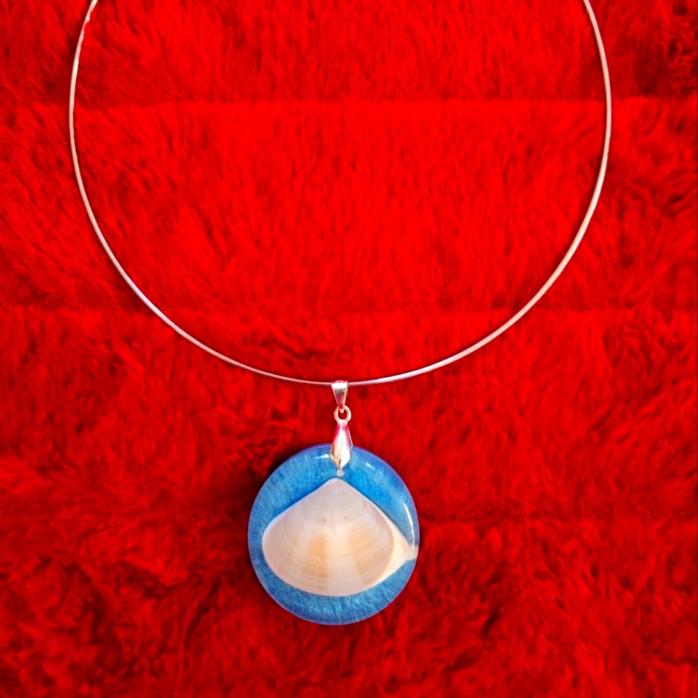 Seashell Pendant Necklace Choker